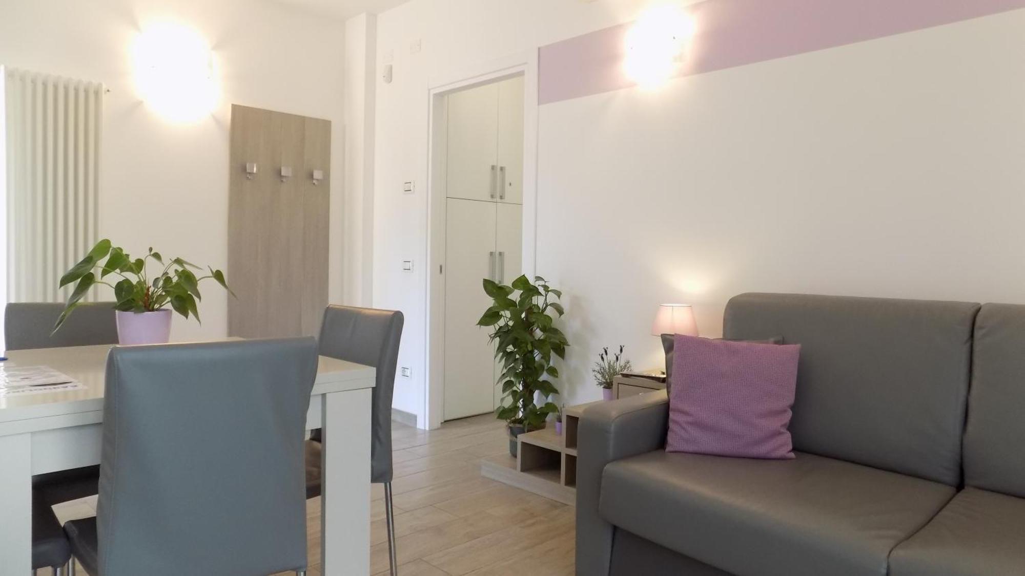 Millyholidays - Apartment Lilla - Center - Nearby Beach - Private Garden - Spa Pool Bardolino Kültér fotó